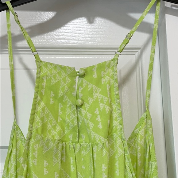 BNWT Sleeveless Shirt with long side - Picture 5 of 10